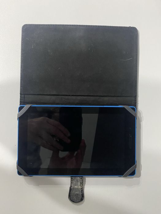 Планшет Lenovo Tab 3 Essential 710F
