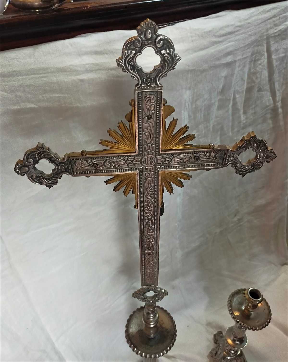 Conjunto Crucifixo Par Castiçais