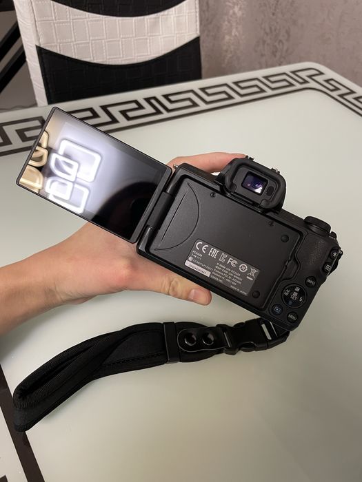Фотоапарат Canon Eos m50