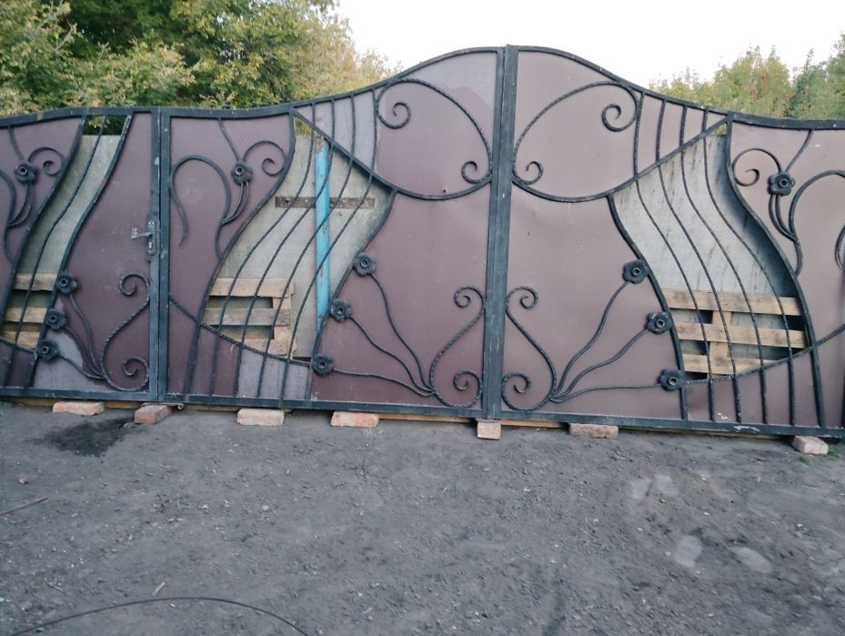 Продам ворота ковані