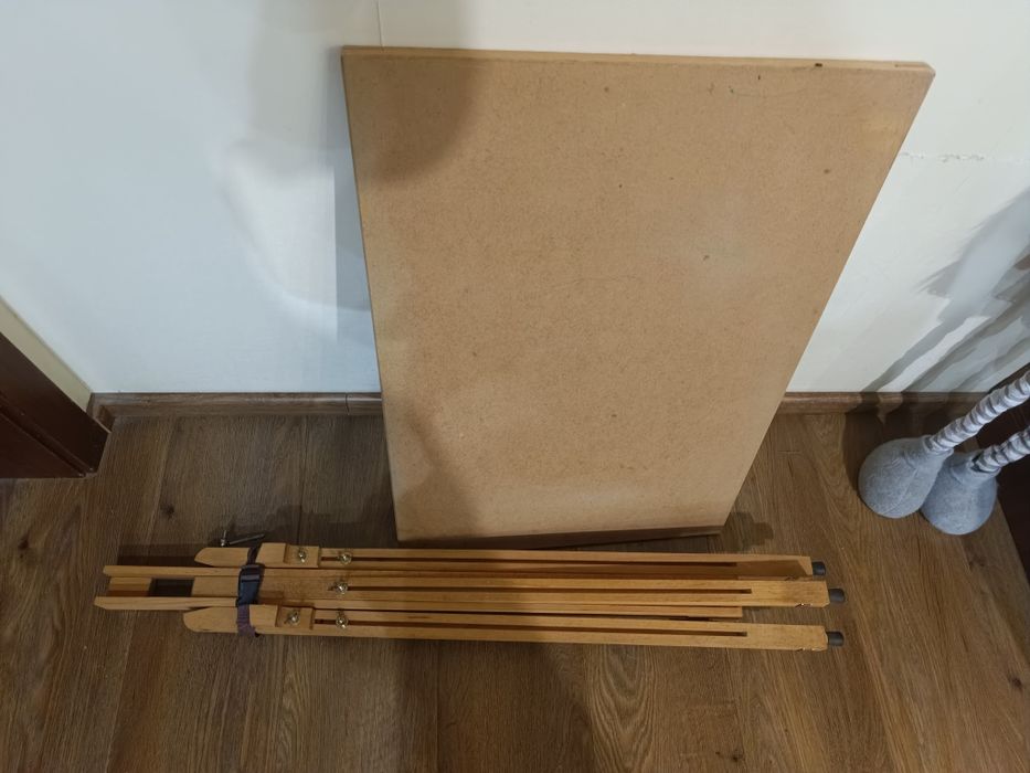 Продам мольберт- тринога  фирмы pebeo