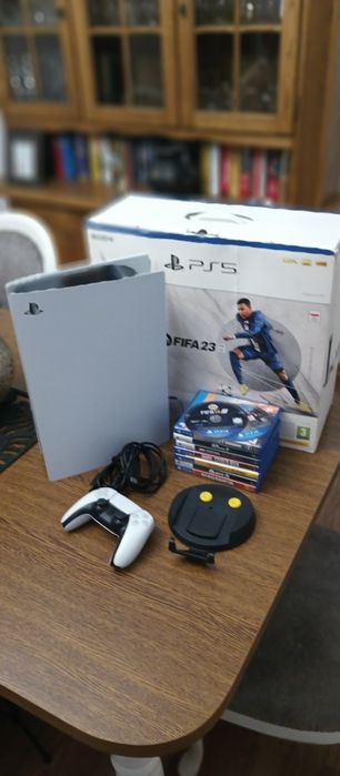 PS5 z 9 grami (UFC 5, RDR2, Spider-Man, GT7, Wiedźmin 3) – 1 pad, stan