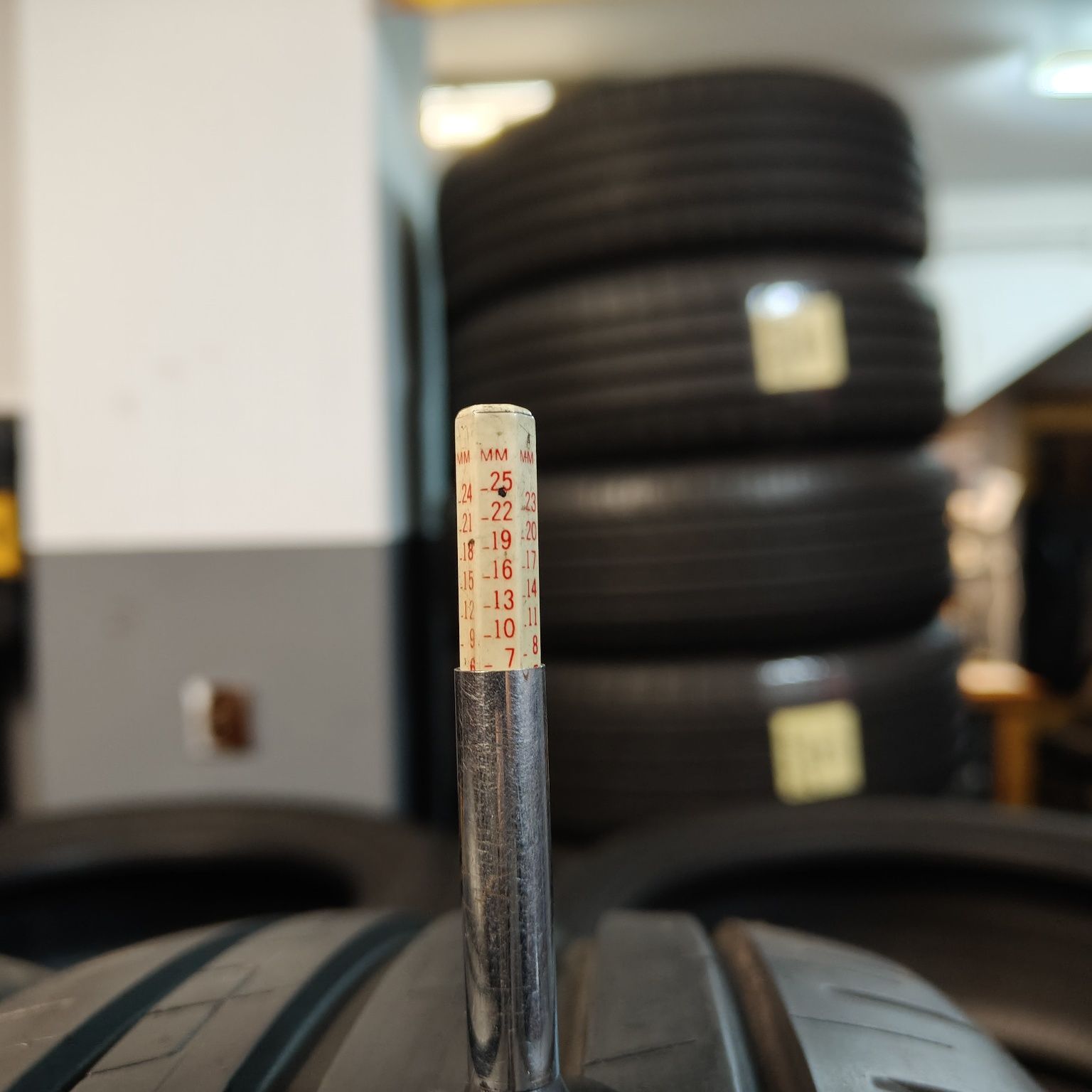 205/60/16 Sprzedam parę opon letnich Goodyear