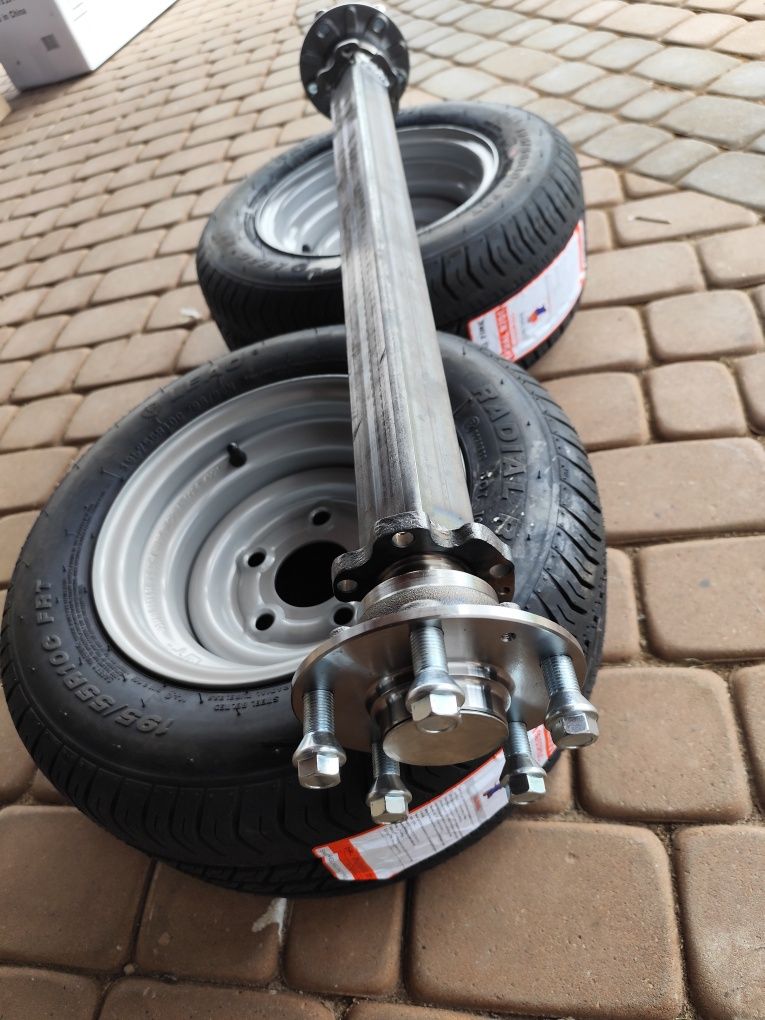 nowa oś z nowymi wzmacnianymi kołami R10C 1.5-2T nośności