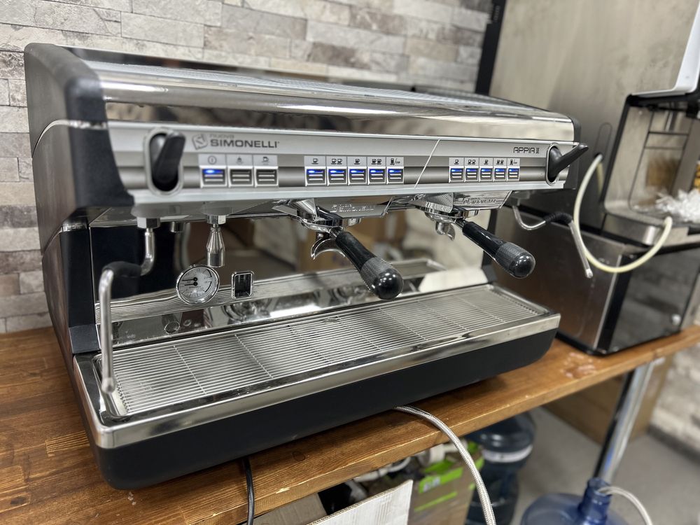 Кавомашина Nuova Simonelli Appia 2