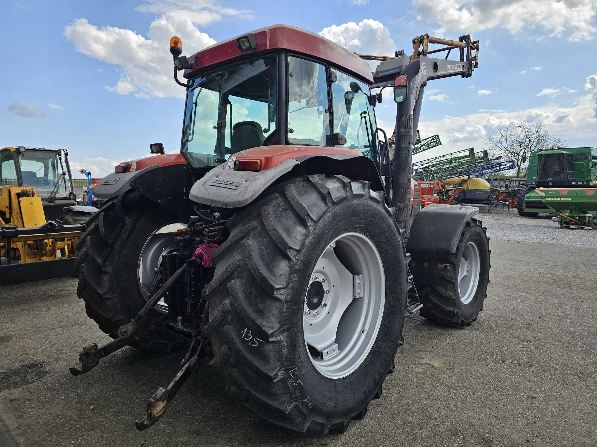 Case MX 120 Maxxum 6 cylindrów z Ładowaczem Faucheux , przedni TUZ