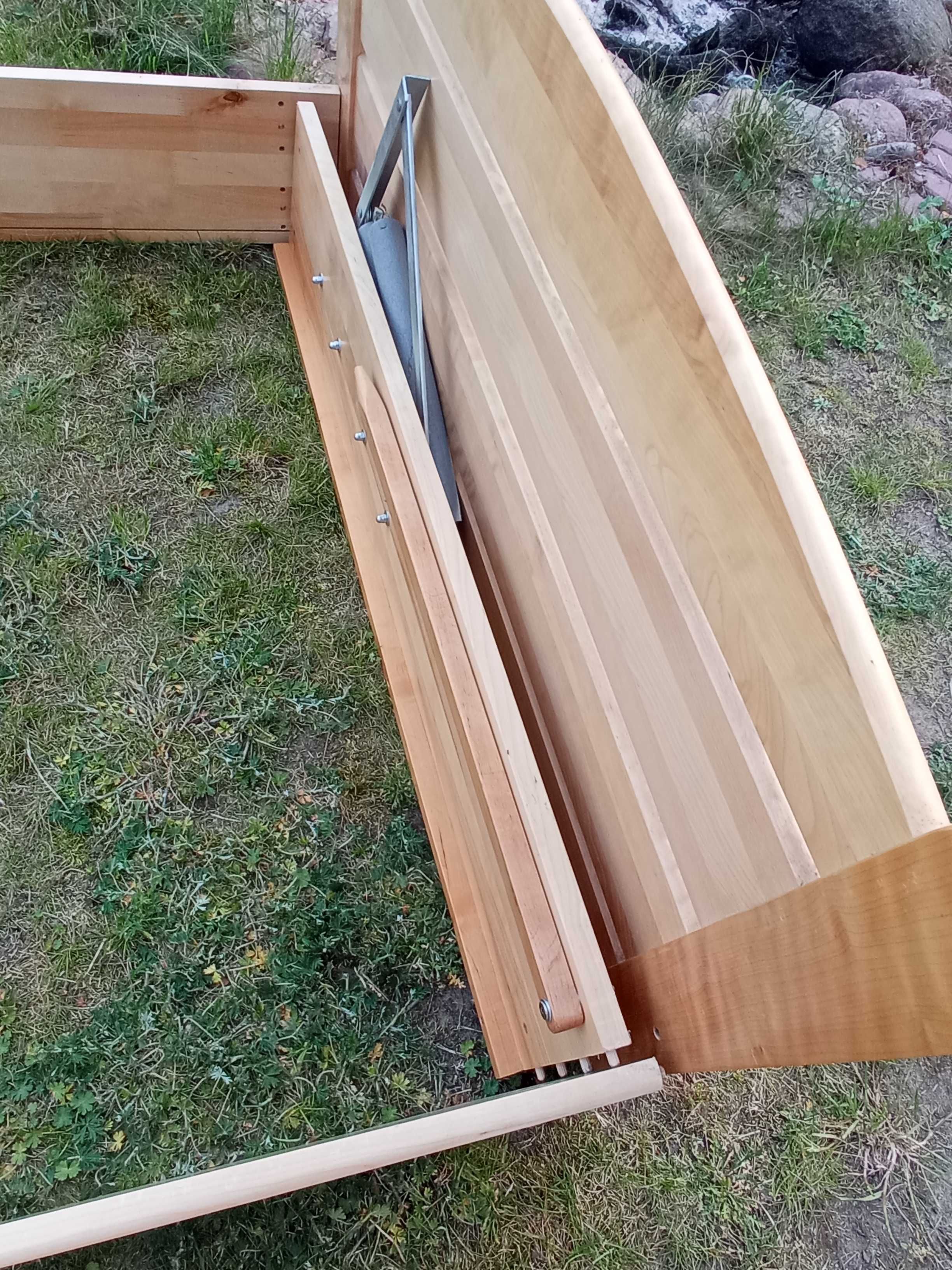 Łóżko drewniane  jednoosobowe