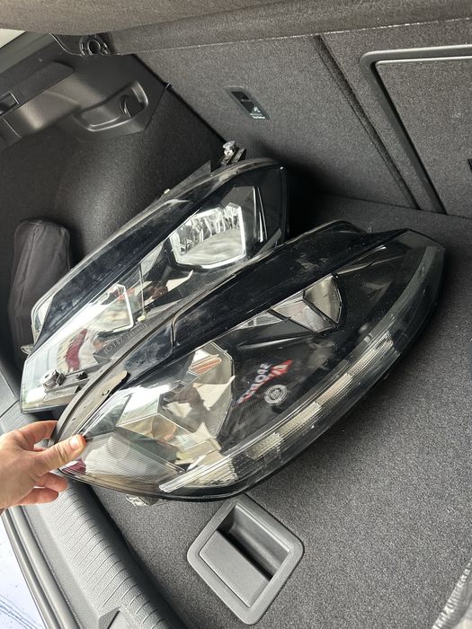 Vendo Farois Direito e Esquerdo Originais Golf MK7,5