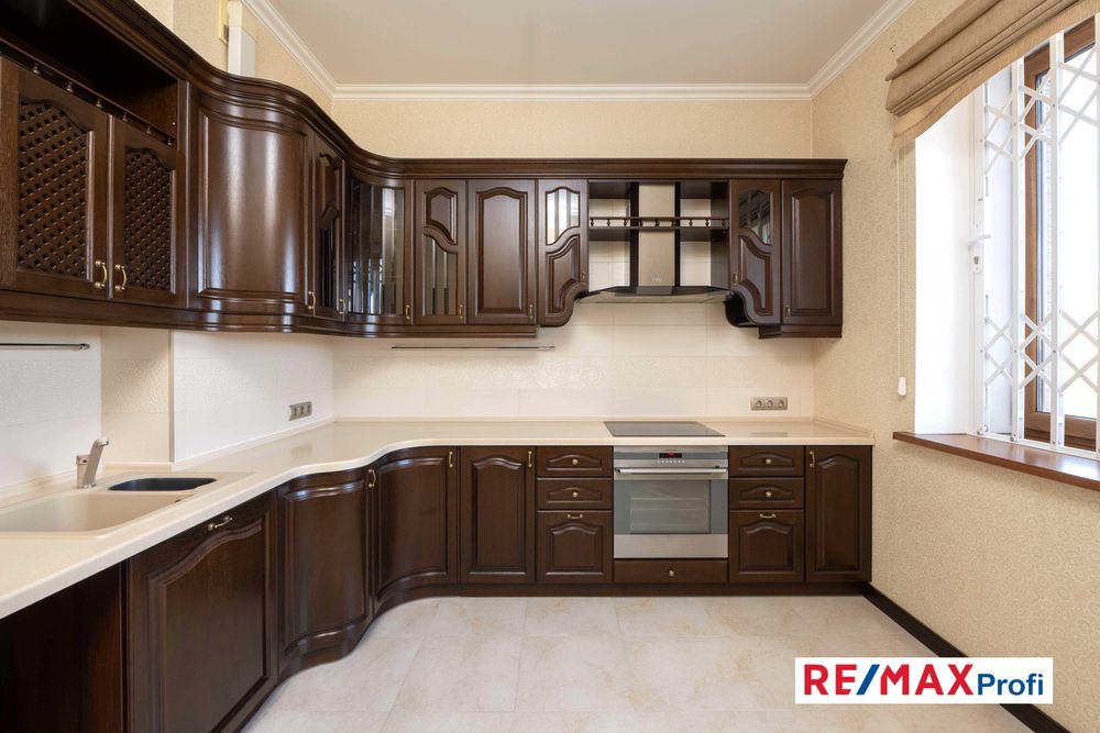 Готовий будинок 260 м2,  12 соток , с. Хотів (поруч Лісники, Чабани)