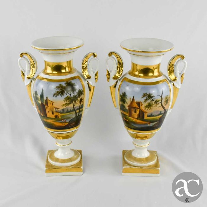 Par Jarras / Urnas / Ânforas porcelana Francesa Estilo Império séc XIX