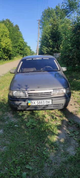 Опель Вектра А 1990 рік