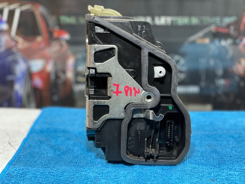 BMW E60 E70 E87 F25 R60 R61 zamek systemowy lewy przód  7 PIN