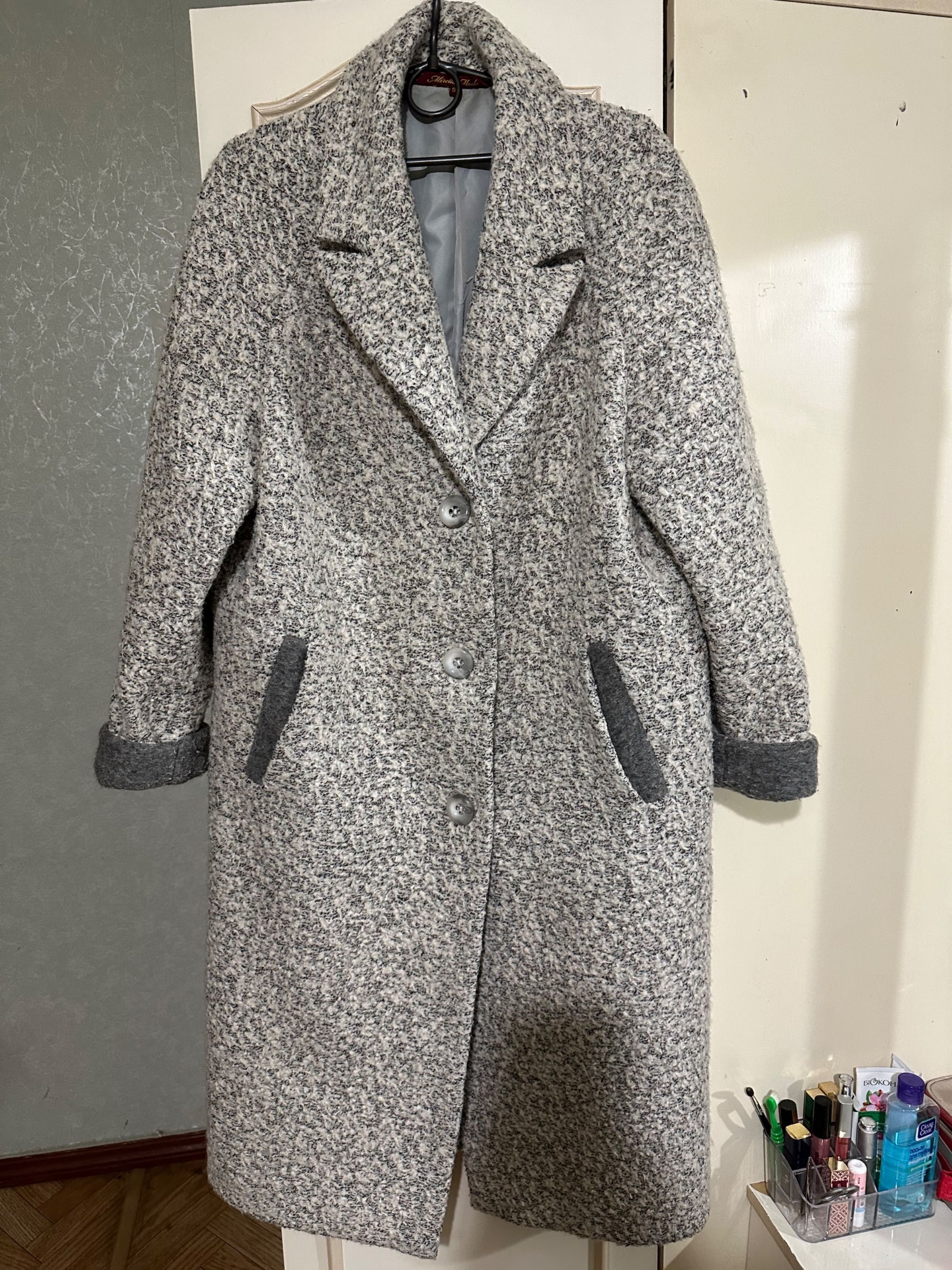 Продам женское пальто шерстяное 52-54 размера 85% шерсти