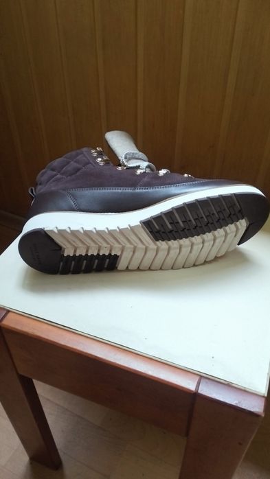 Продам  женские ботинки ZEROGRAND