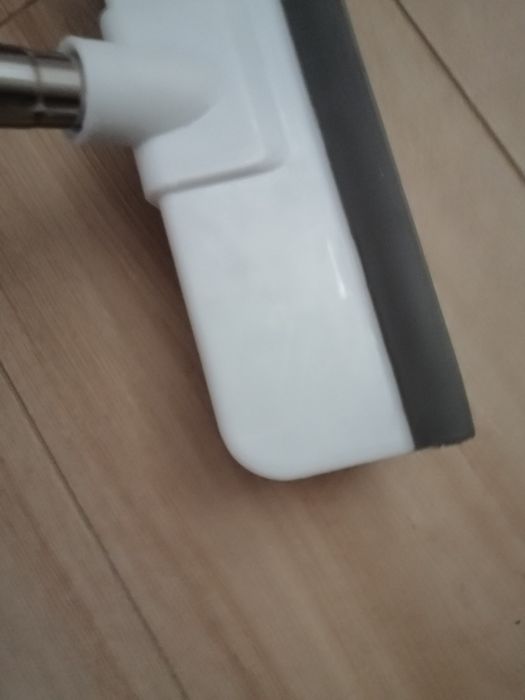 Щетка для мытья окон, пола, стен и чистки ковров