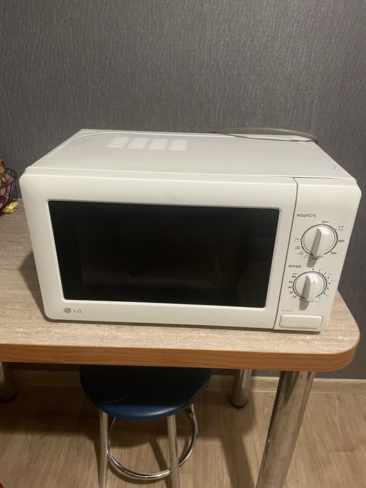 Микроволновая печ микроволновка LG