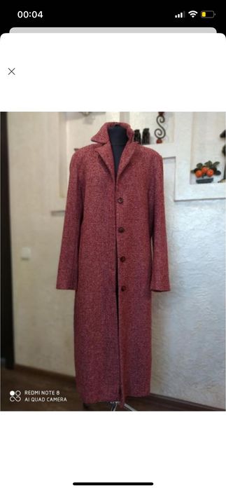 Гарне жіноче пальто