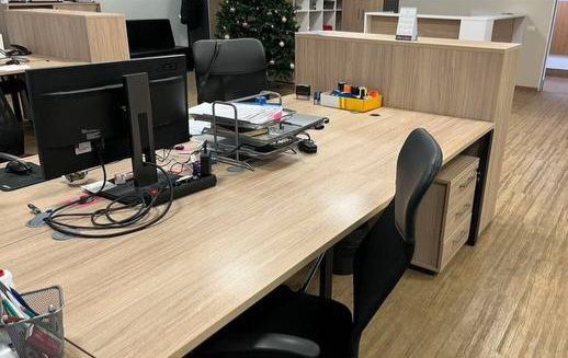 РОЗПРОДАЖ МЕБЛІВ Б/У, столи,тумби, крісла,стільці,тумби
Є р