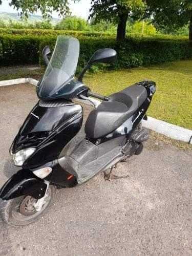 Продам скутер Aprilia leonardo