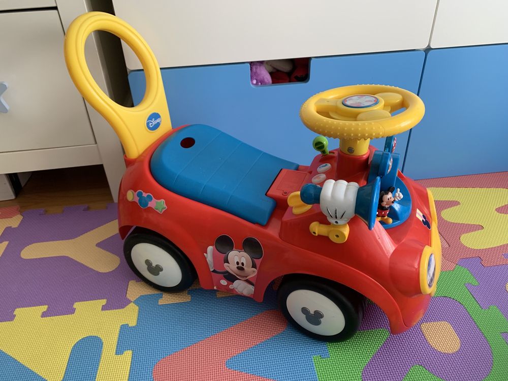 Carro do Mickey para crianças