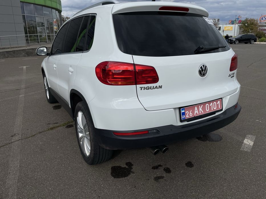 Продам Volkswagen  Tiguan 2.0 TSI 4 Motion