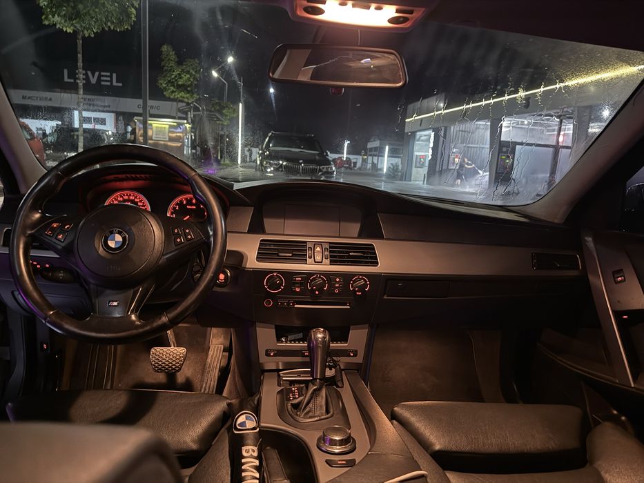 BMW E60 2.5 бензин | M руль | спорт сидіння | чорна шкіра | bmw e60