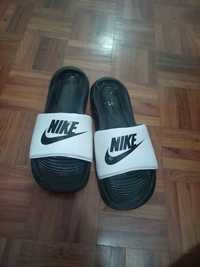 Chinelo nike (tamanho 42,5)