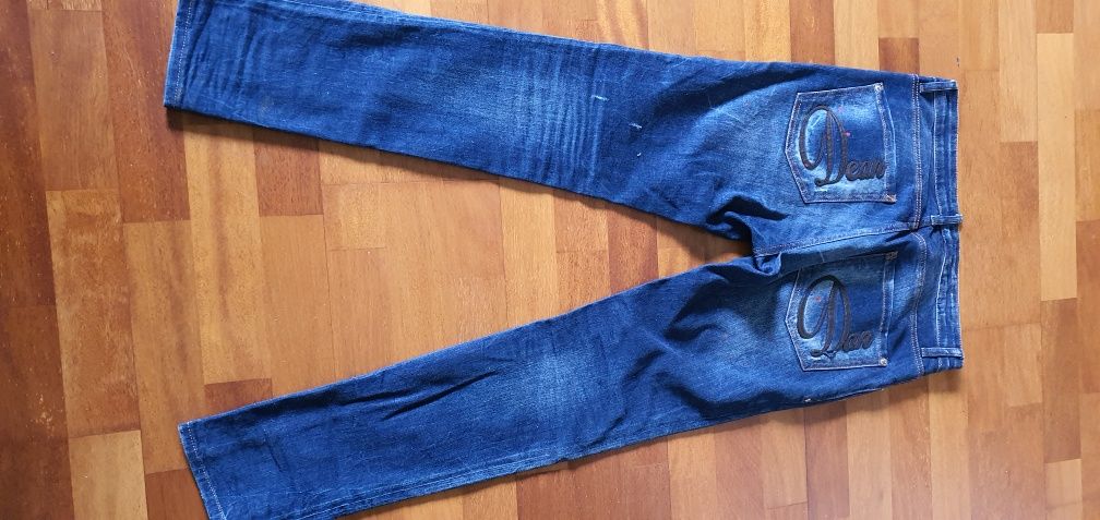 Spodnie jeansowe DSQUARED2 w rozm. 44