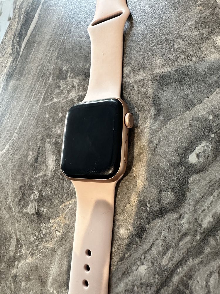 Apple Watch SE 44mm rezerwacja