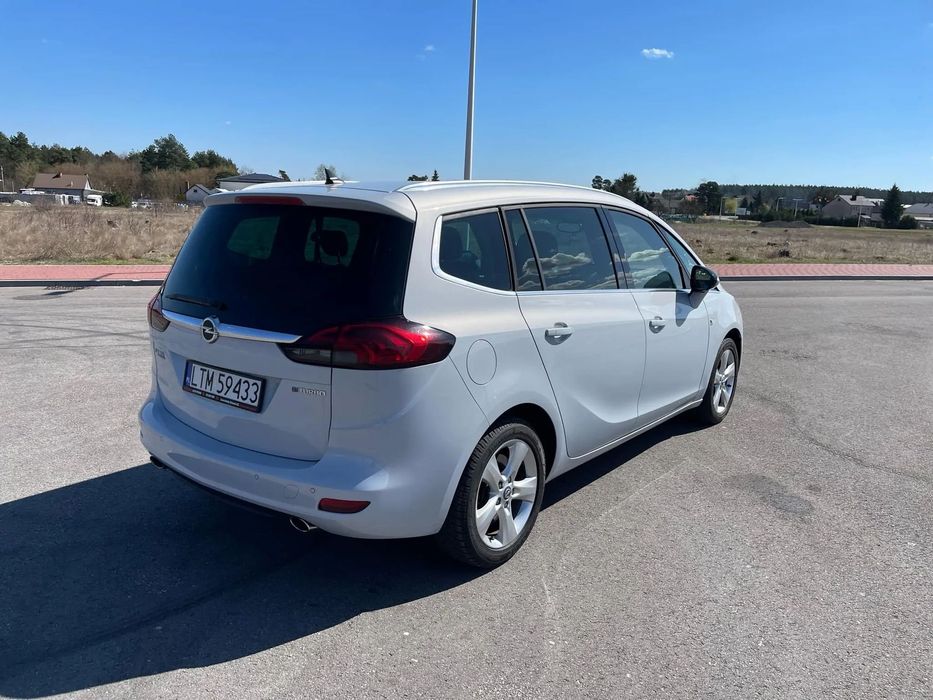 Opel Zafira 2.0 BiTurbo 195KM | 7-osobowa | Skóra | Navi | Zadbana |