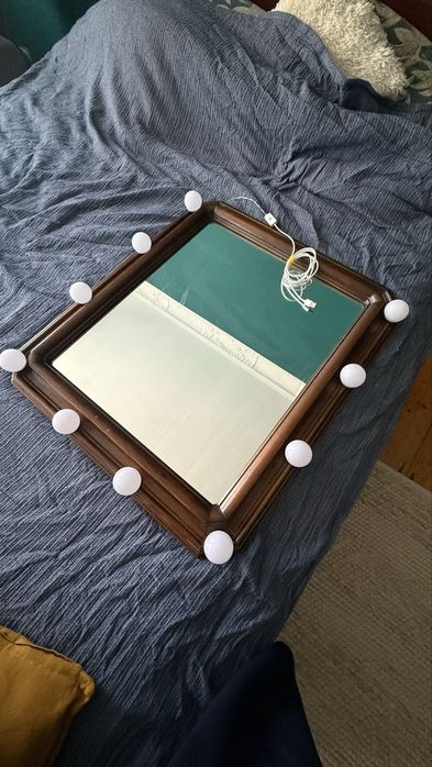 Lustro z podświetlieniem