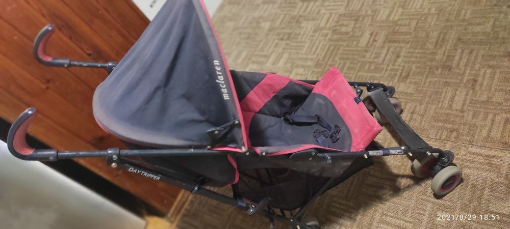 Продам срочно коляска трость фирмы Maclaren