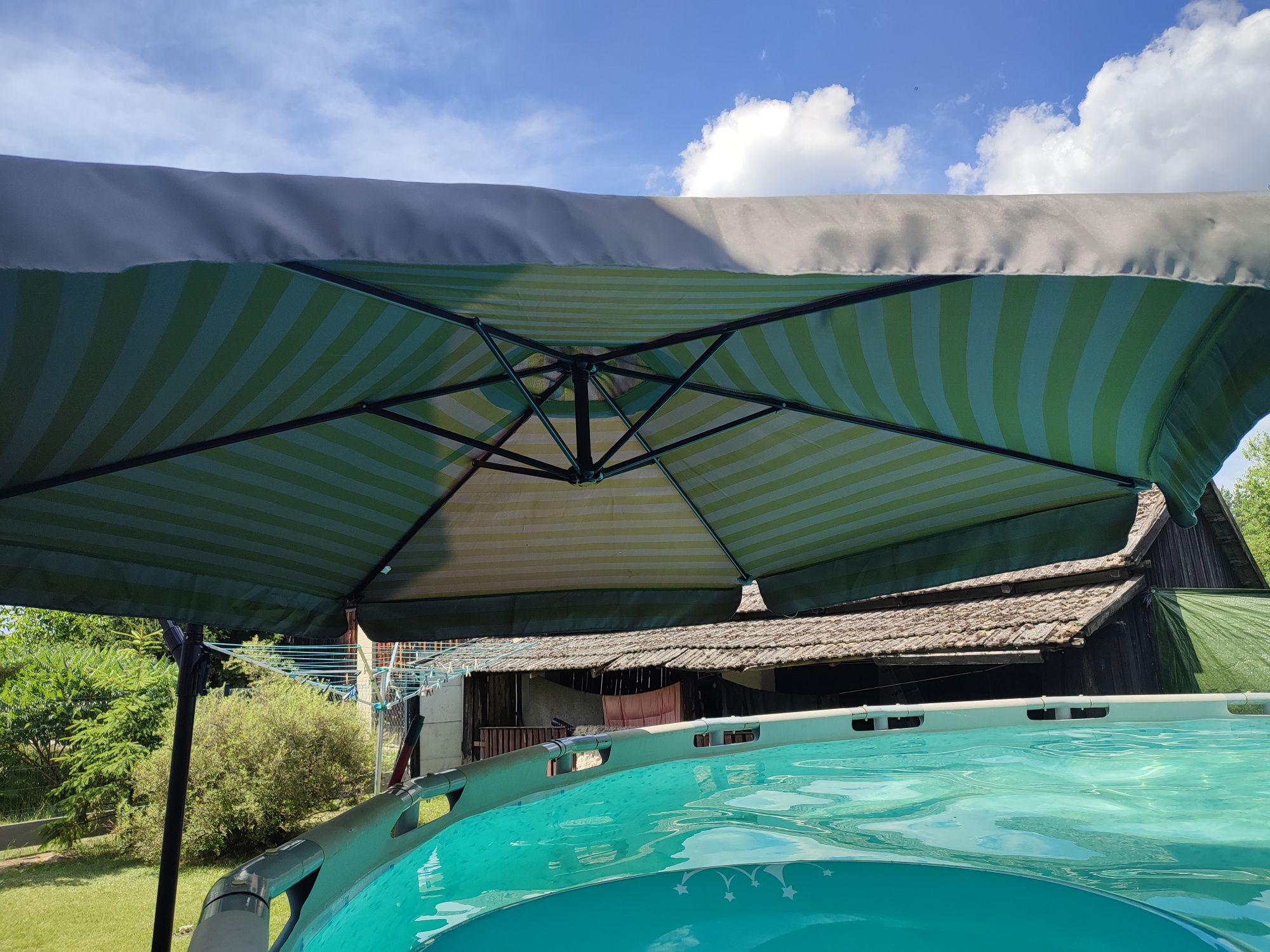 Parasol ogrodowy 3m po jednym sezonie