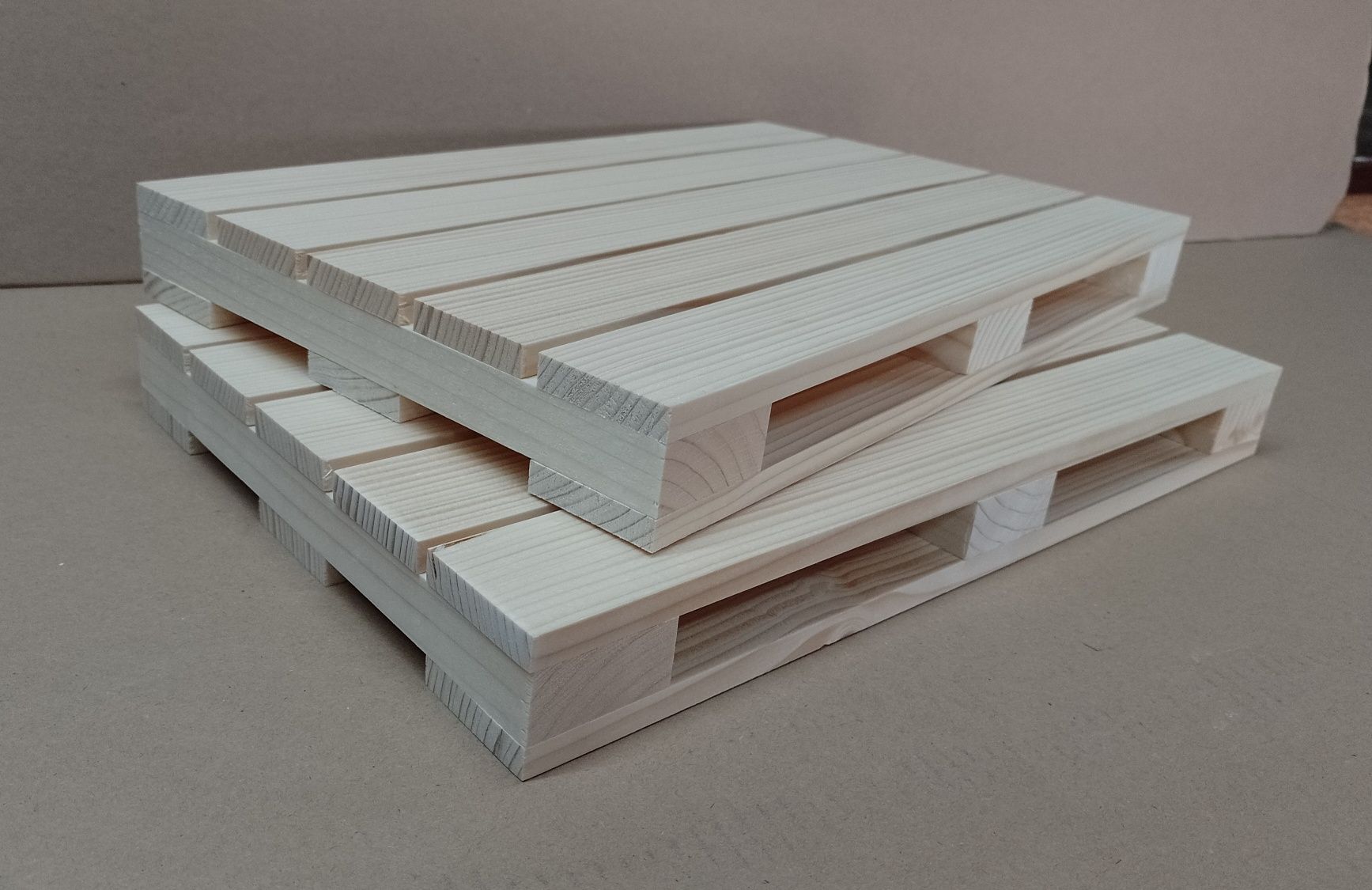 Mini paleta 20x30cm z drewna drewniana eko podstawka tacka drewno
