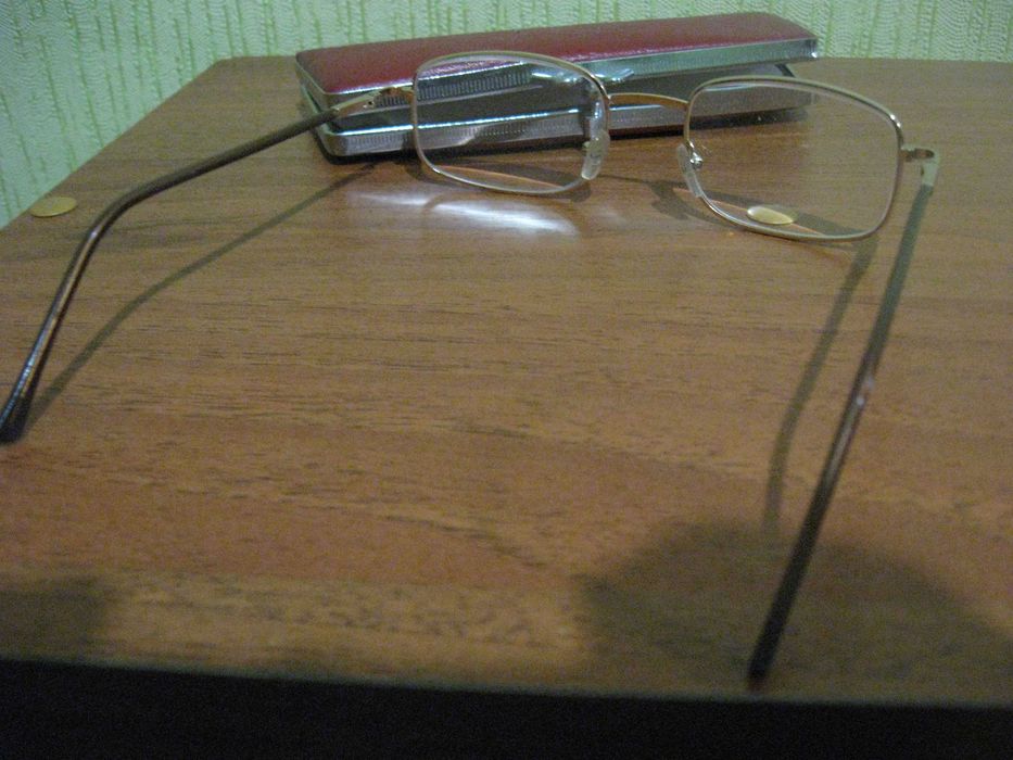 Окуляри з діоптрією +2,5   +3,0   +7,5