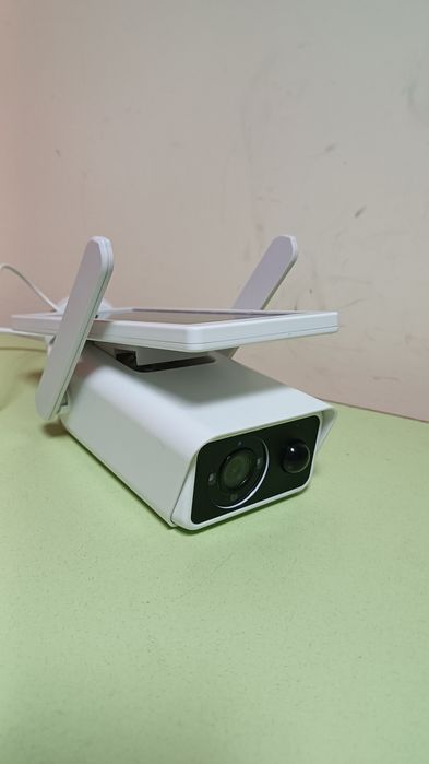 Уличная wifi камера  солнечной панелью
