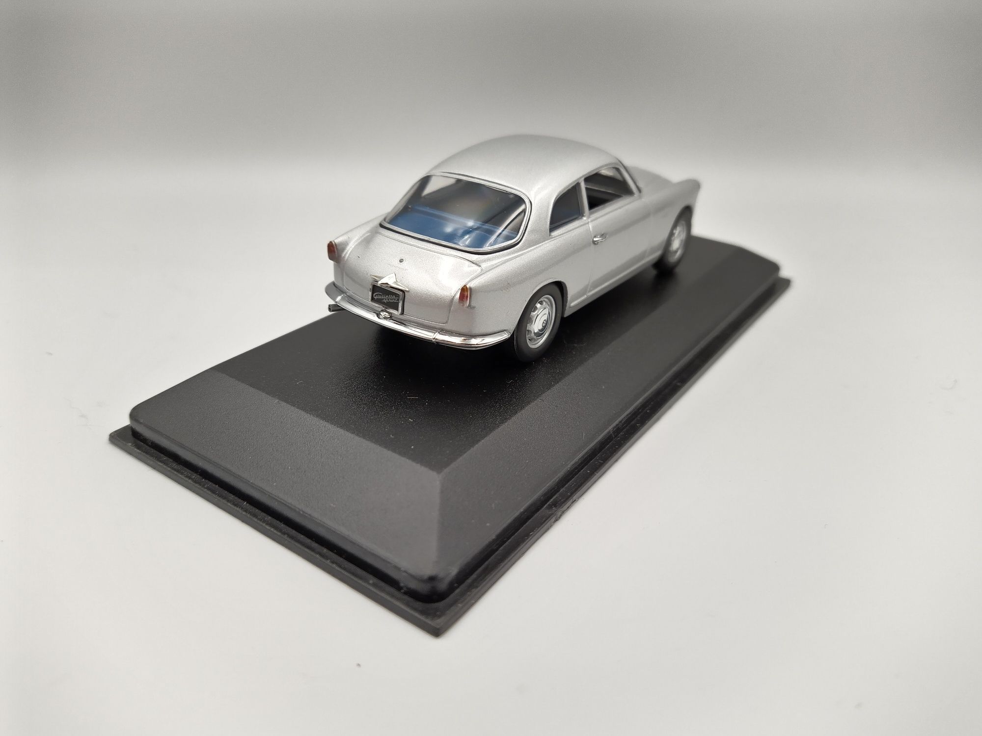 Alfa Romeo Giulietta Sprint 1:43 Minichamps