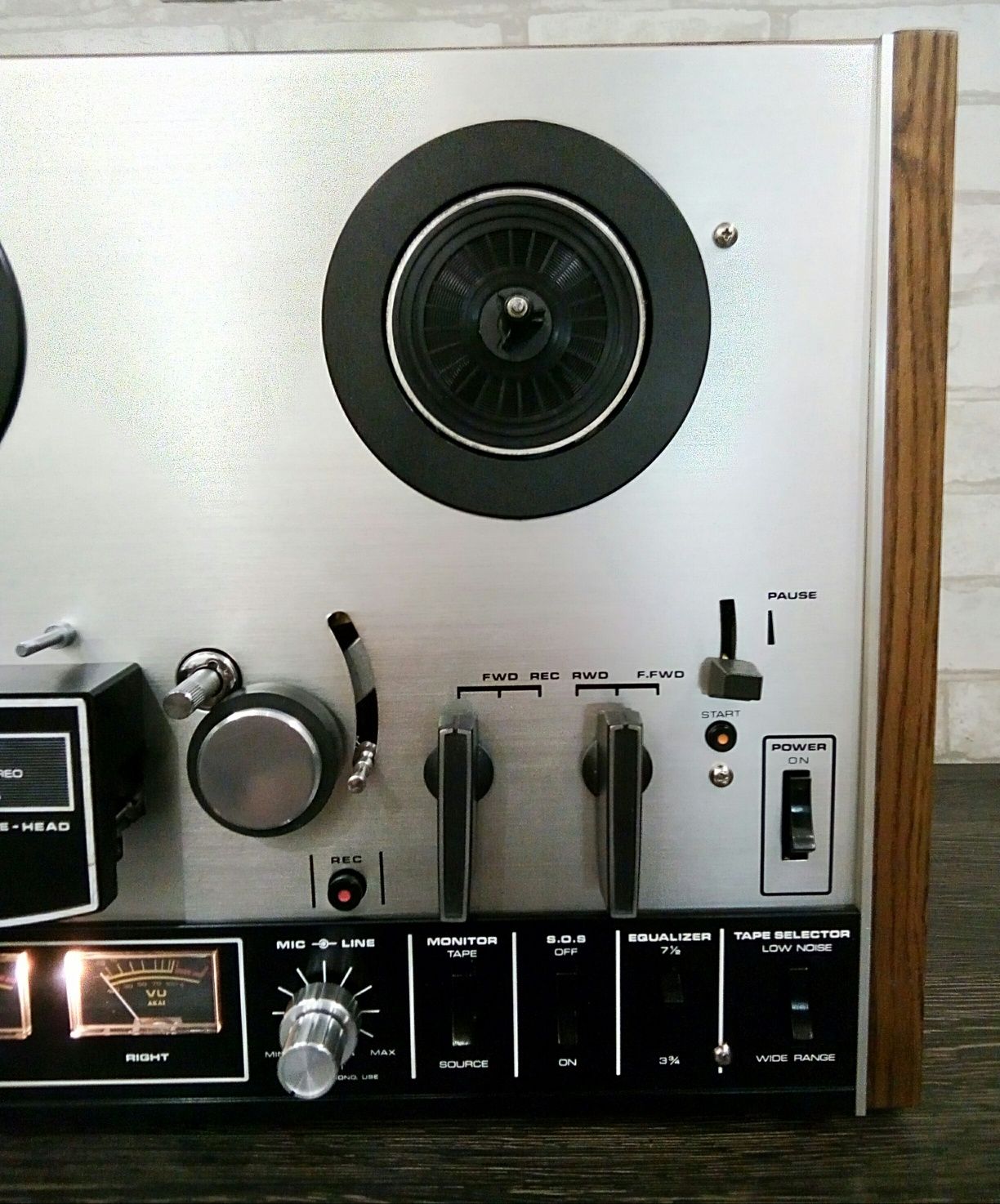 AKAI 4000DS Mk-II reel-to-reel tape recorder 1977