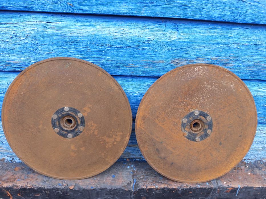 Диск сошника сівалки Vaderstad в зборі зі ступицею