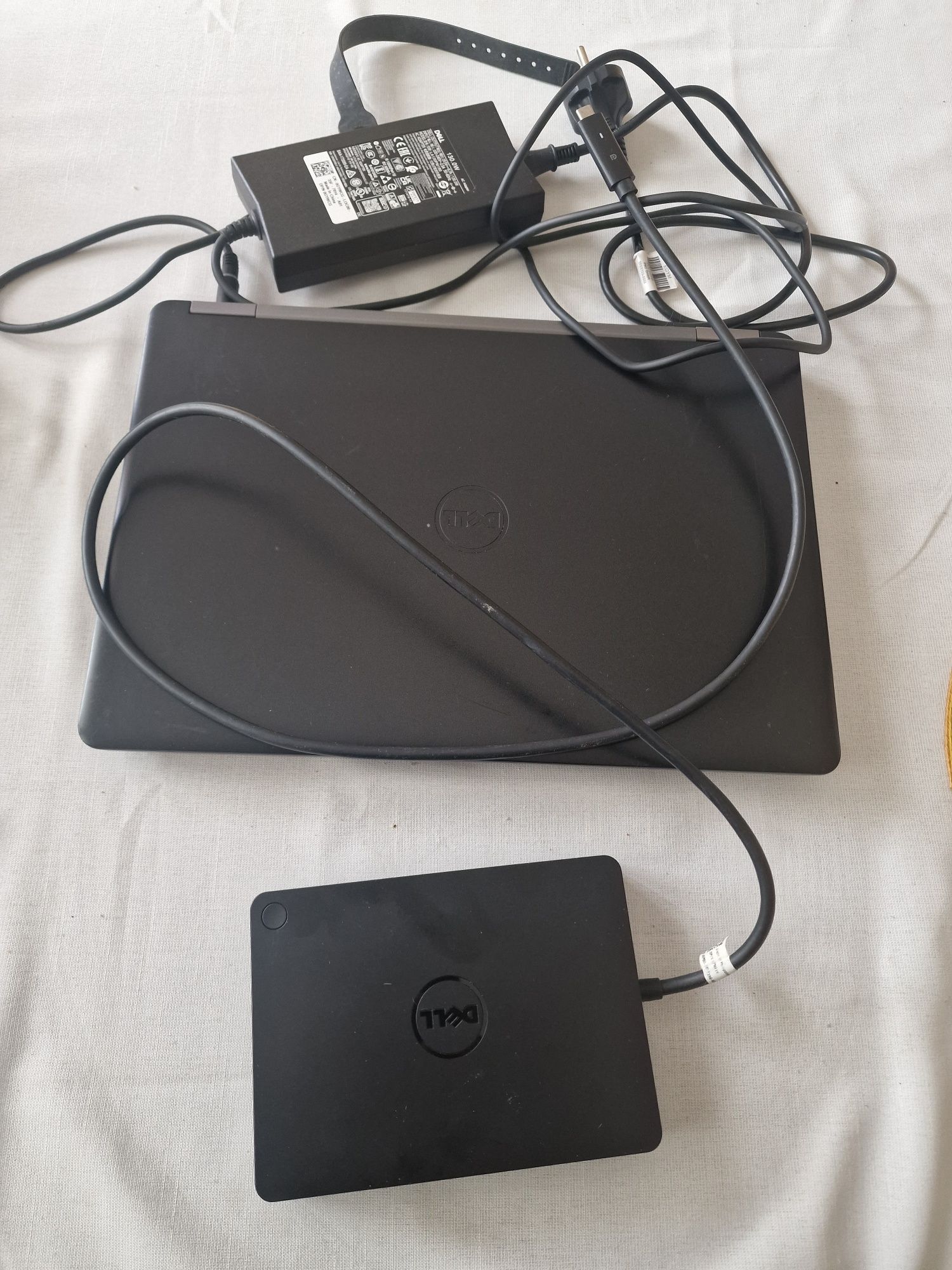 Laptop Dell E 5470 w zestawie stacja dokujaca