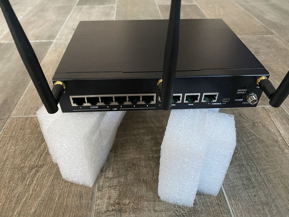 Маршрутизатор Check Point L 71W 1430/1450 Appliance