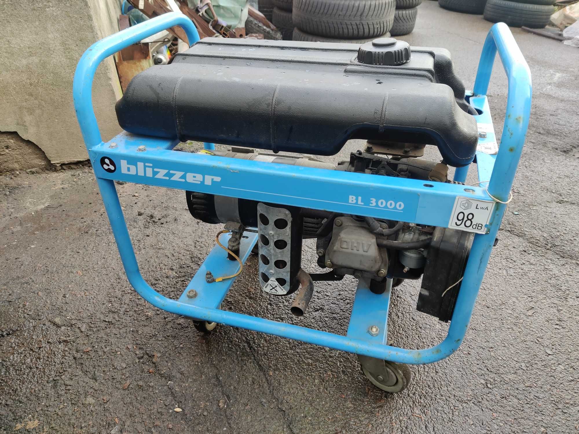 Генератор Blizzer BL3000 (бензин, 2.5кВт, 220В)