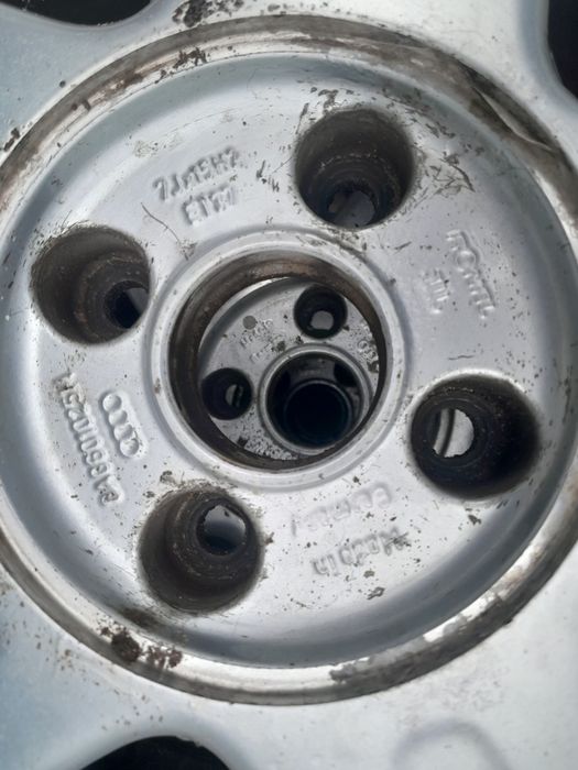 Oryg. Koła alu 195/65/15 4x108 et37 audi 80 opony zima dekielki