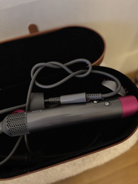 Dyson стайлер новий