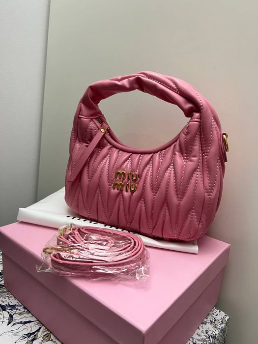 Bolsa miumiu nova