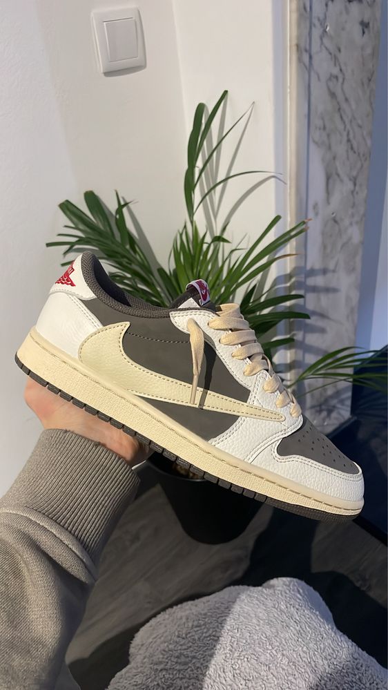 Jordan 1 Retro Low Travis Scott Reverse Mocha