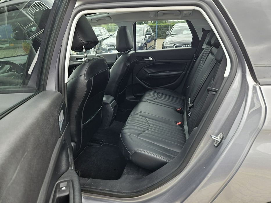 Peugeot 308 SW 1.2 benzyna 110KM skóry panorama nawigacja