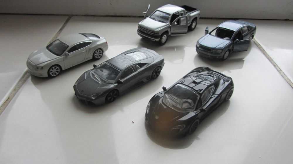 Машина модель welly maisto rastar 1:43