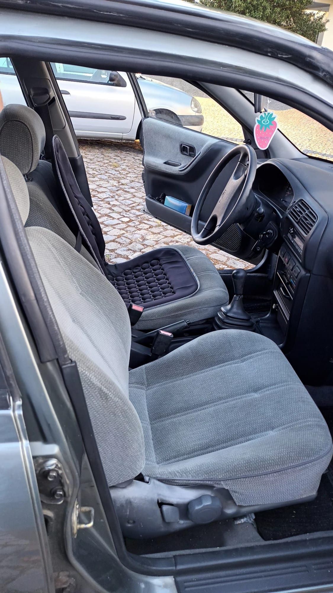 Nissan Sunny 1.4 slx