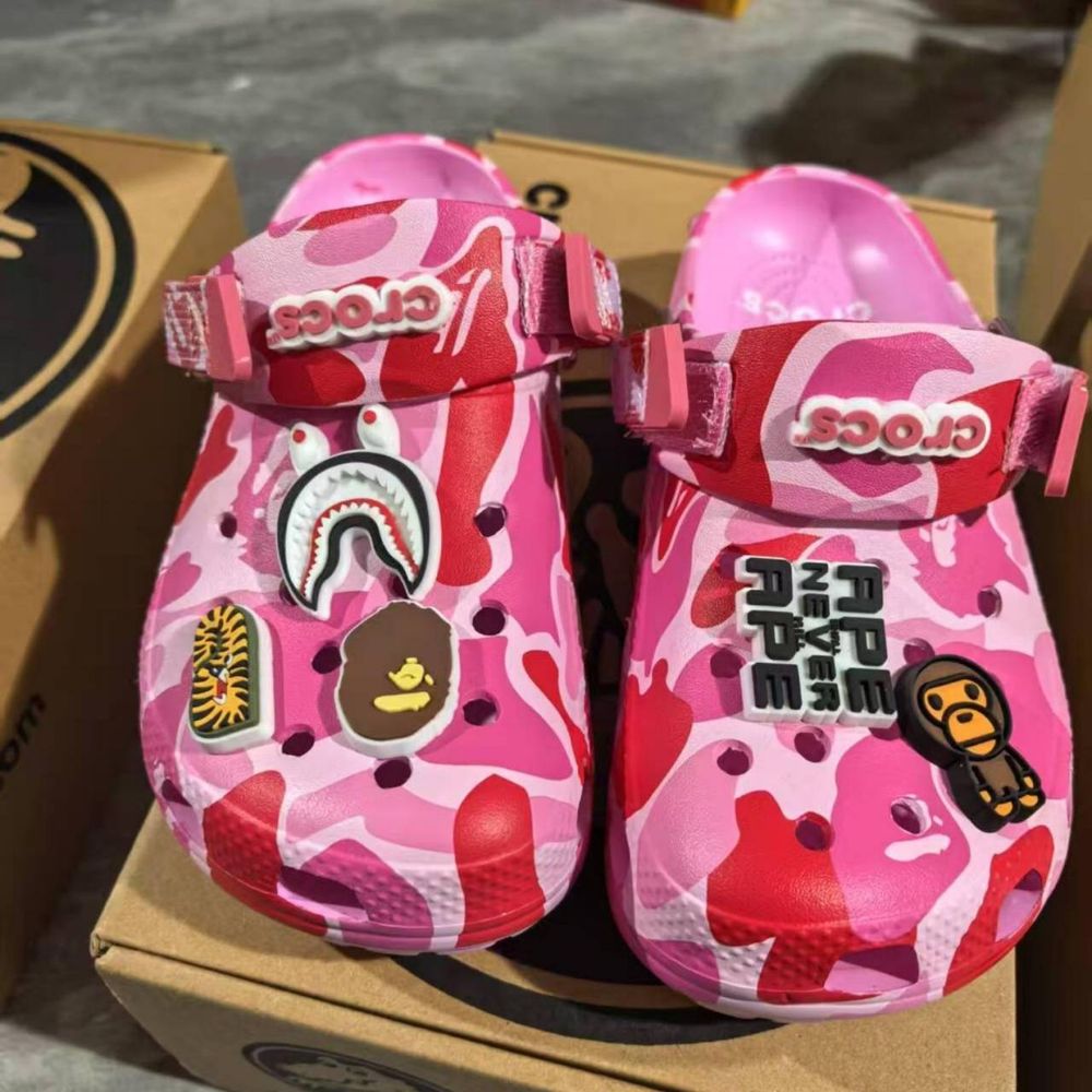 Тапочки Crocs x Bape